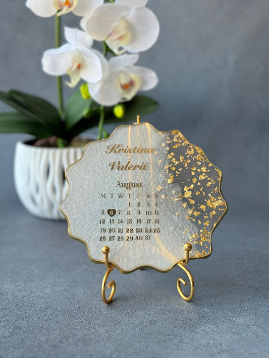 Customized Resin Calendar Plate with Name & Special Date Highlight