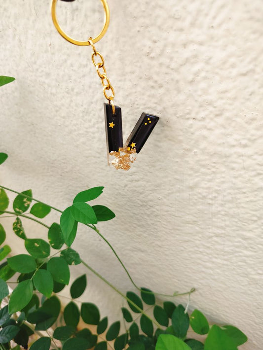 Customized Resin Letter V Keychain with Gold Flakes & Stars