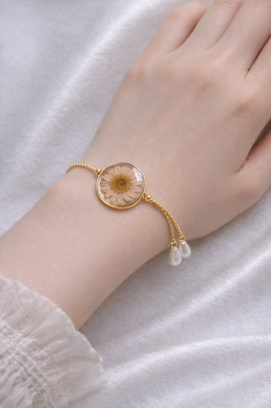 Real Flower Resin Bracelet – Peach Daisy Round Charm