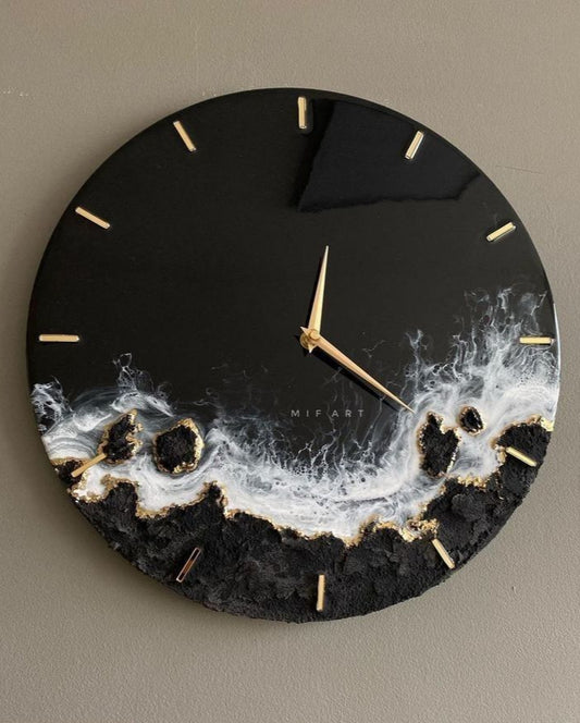 Black & Gold Resin Wall Clock – Luxury Epoxy Timepiece