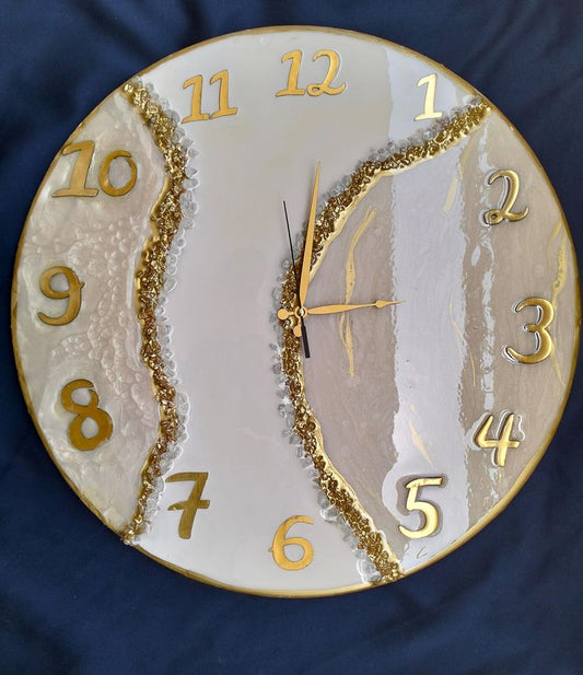 White & Gold Resin Wall Clock – Luxury Epoxy Timepiece