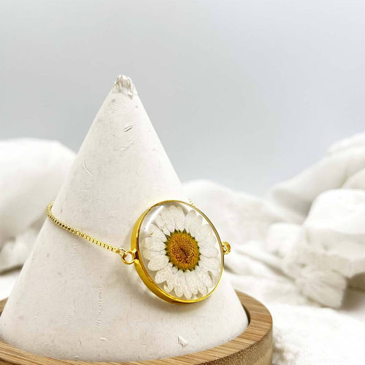 Gold Daisy Resin Pendant Necklace (Round Flower Locket)