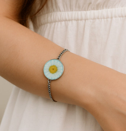 Real Daisy Resin Bracelet – Mint Green Round Charm