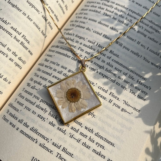 Square Resin Necklace with White Daisy Dried Flower Pendant