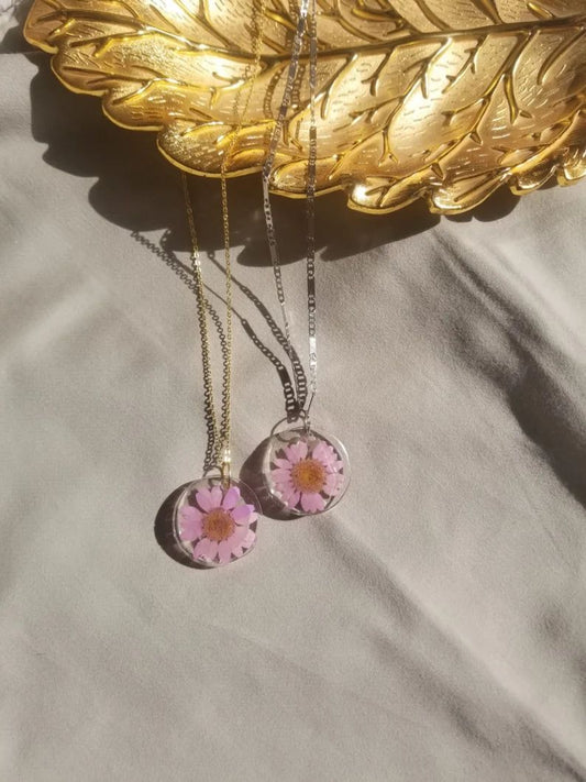 Round Resin Necklace with Pink Daisy Dried Flower Pendant