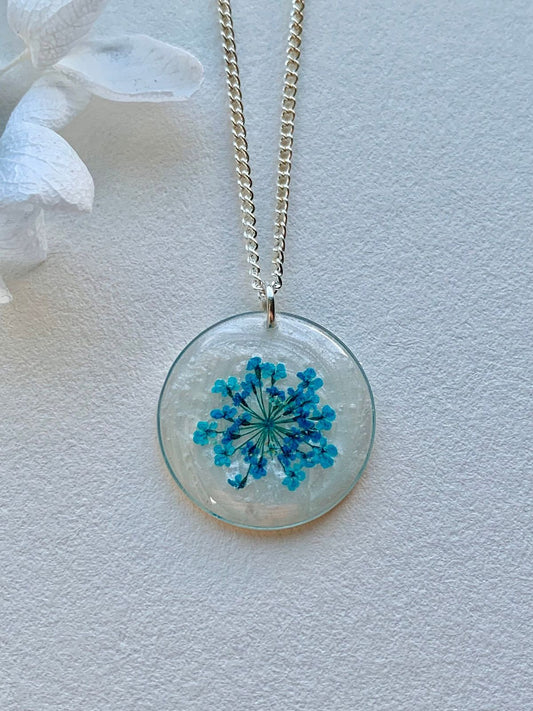 Round Resin Necklace with Blue Dried Flower Pendant