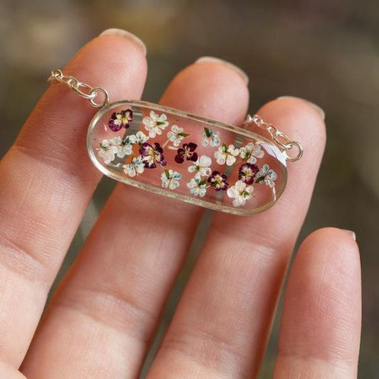 Oval Resin Pendant with Real Dried Flowers – Unique Nature Jewelry