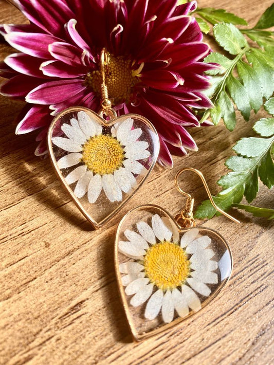 Heart-Shaped Daisy Resin Earrings | Real Flower Jewelry
